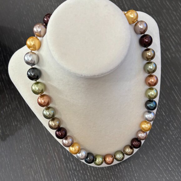 Kenneth Jay Lane (KJL) Necklace Faux Multicolor Earth Tone Big Pearl Necklace - Picture 4 of 10